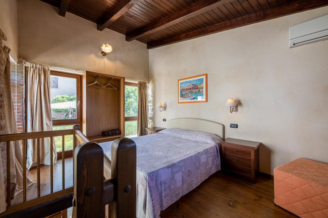 Borgo Di Calmasino Farm stay
