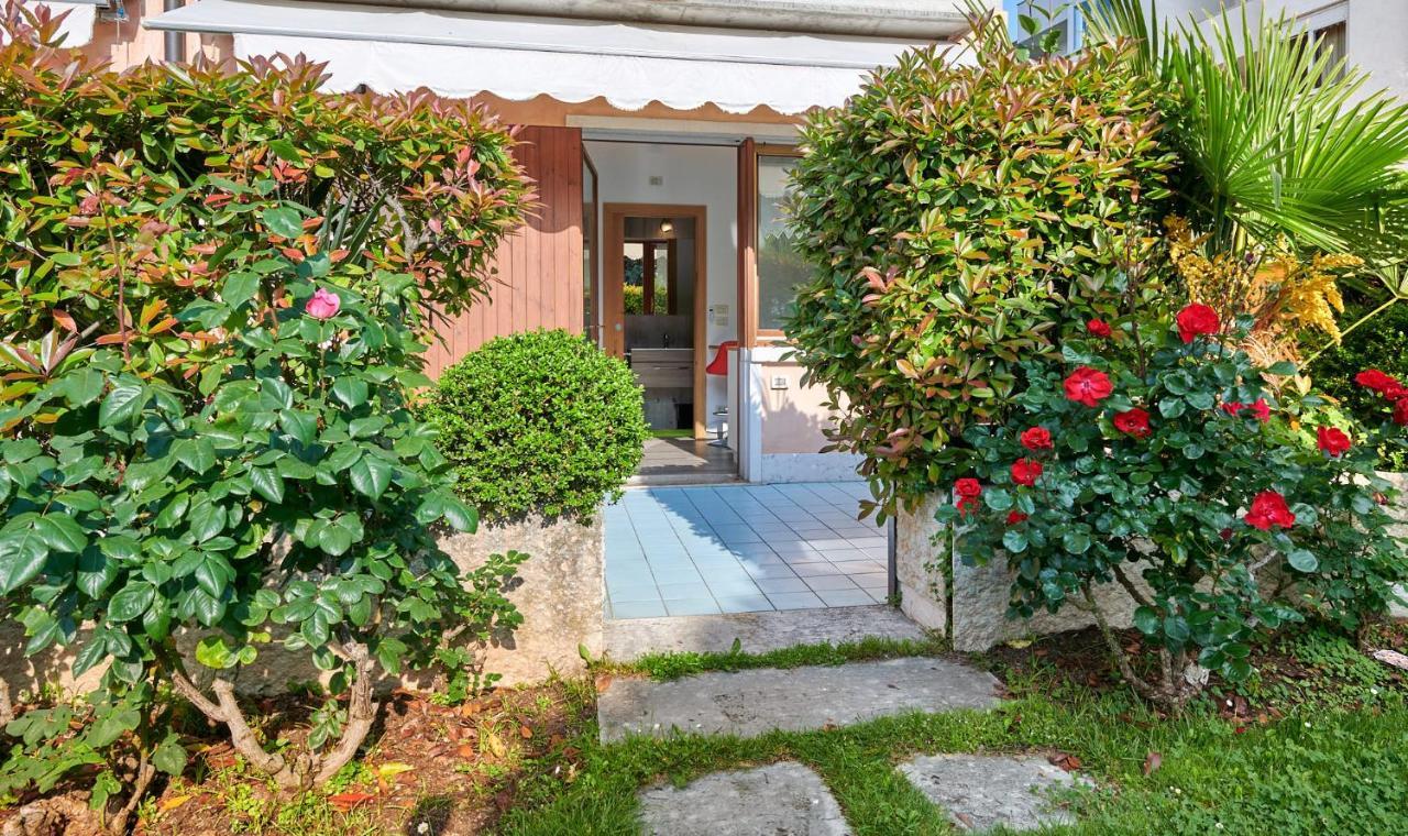 Front With Loft Bed And Pool Bardolino