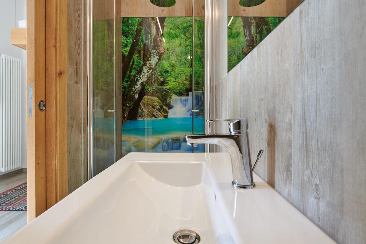 Front With Loft Bed And Pool Appartamento Bardolino