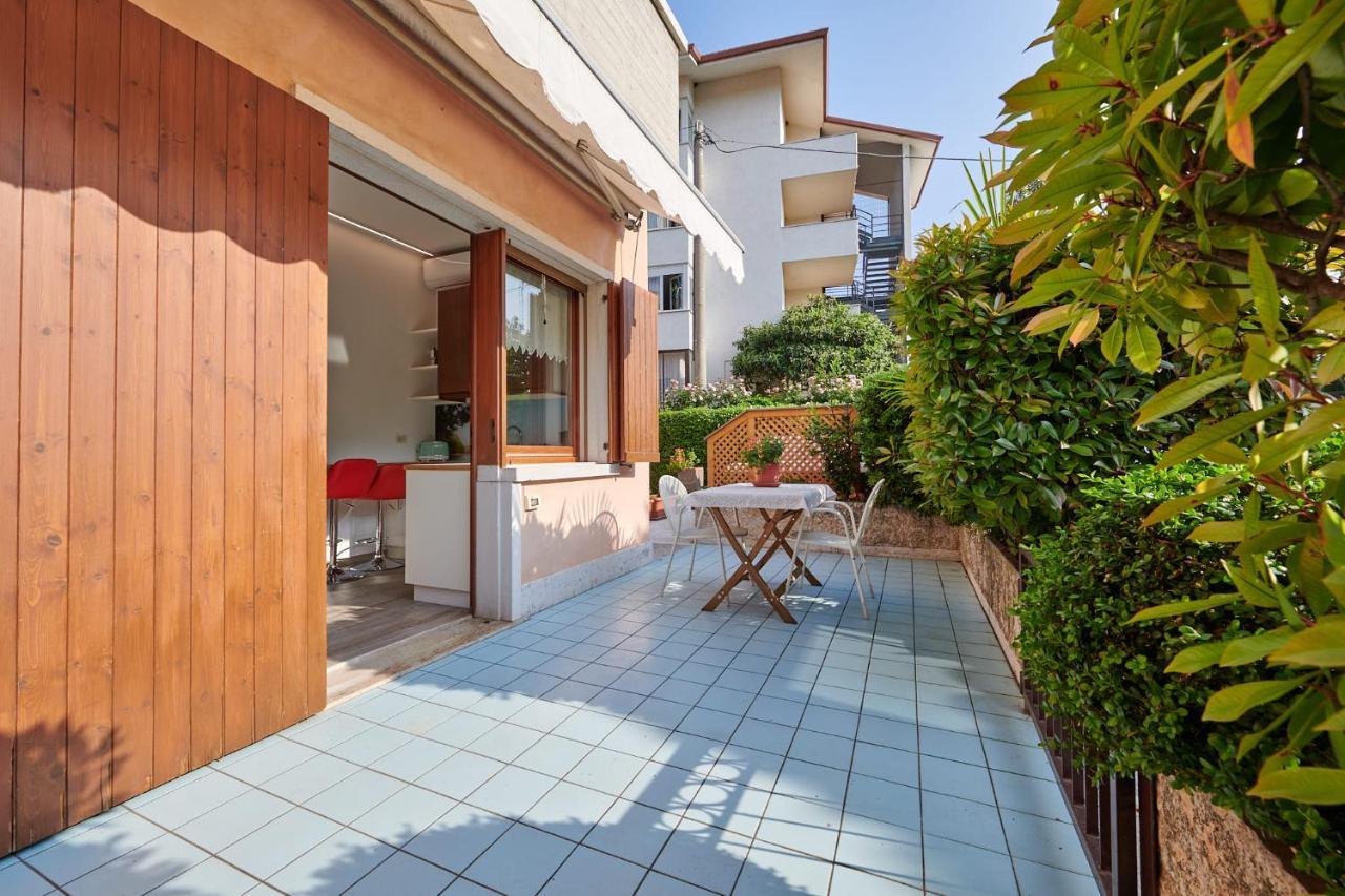 Front With Loft Bed And Pool Appartamento Bardolino