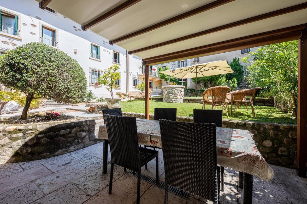 Borgo Di Calmasino Farm stay *
