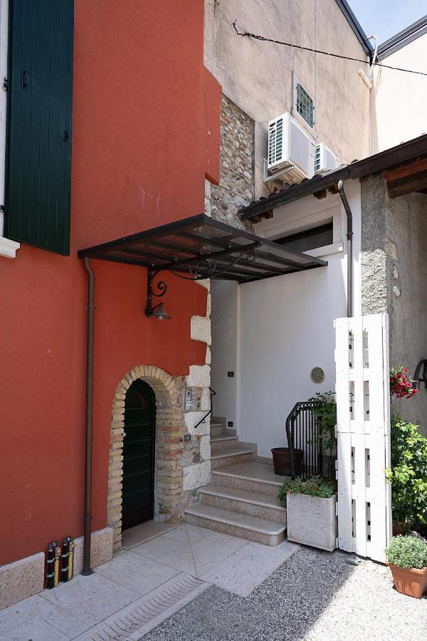 Casa Rossa - Regarda Travel