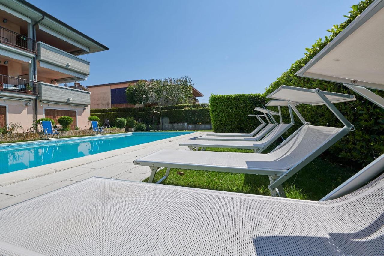 Front With Loft Bed And Pool Appartamento Bardolino