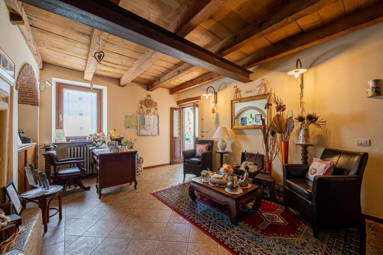 Borgo Di Calmasino Farm stay *