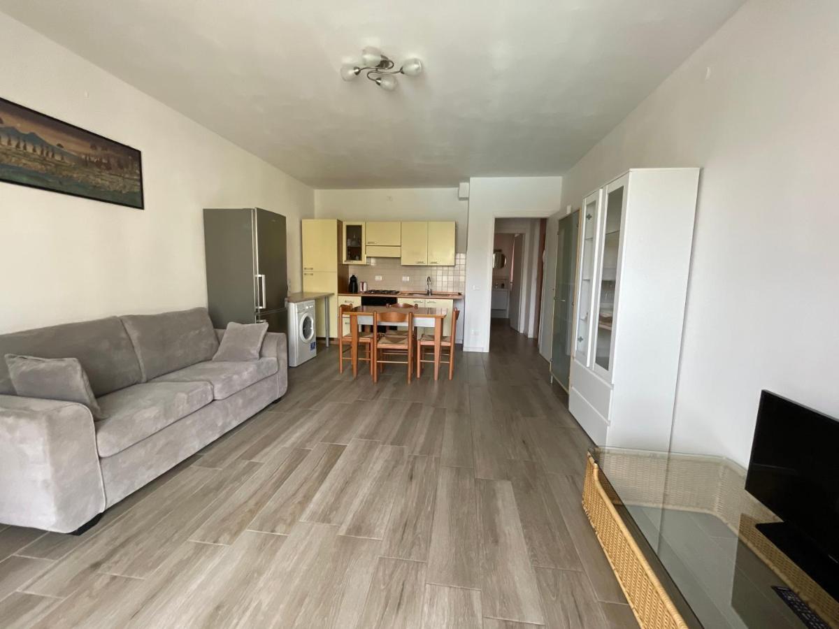 Bardolino Lake Apartments Apartment