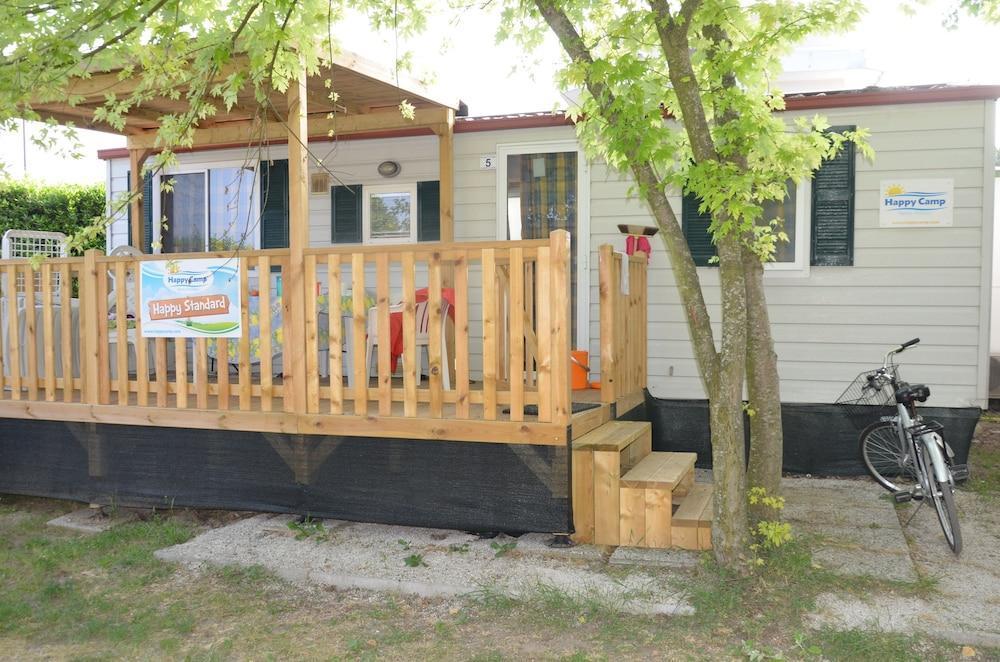 Happy Camp Mobile Homes In Cisano San Vito Campsite 4*