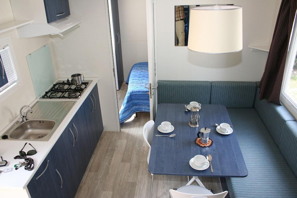 Campsite Happy Camp Mobile Homes In Cisano San Vito 4*