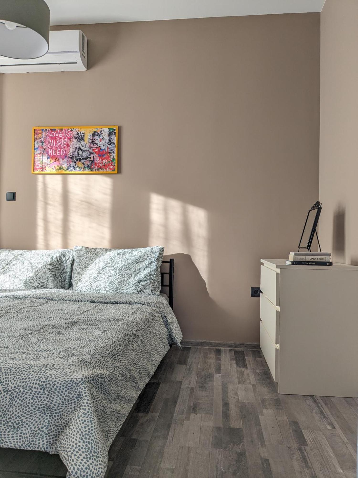 Center Apartment *