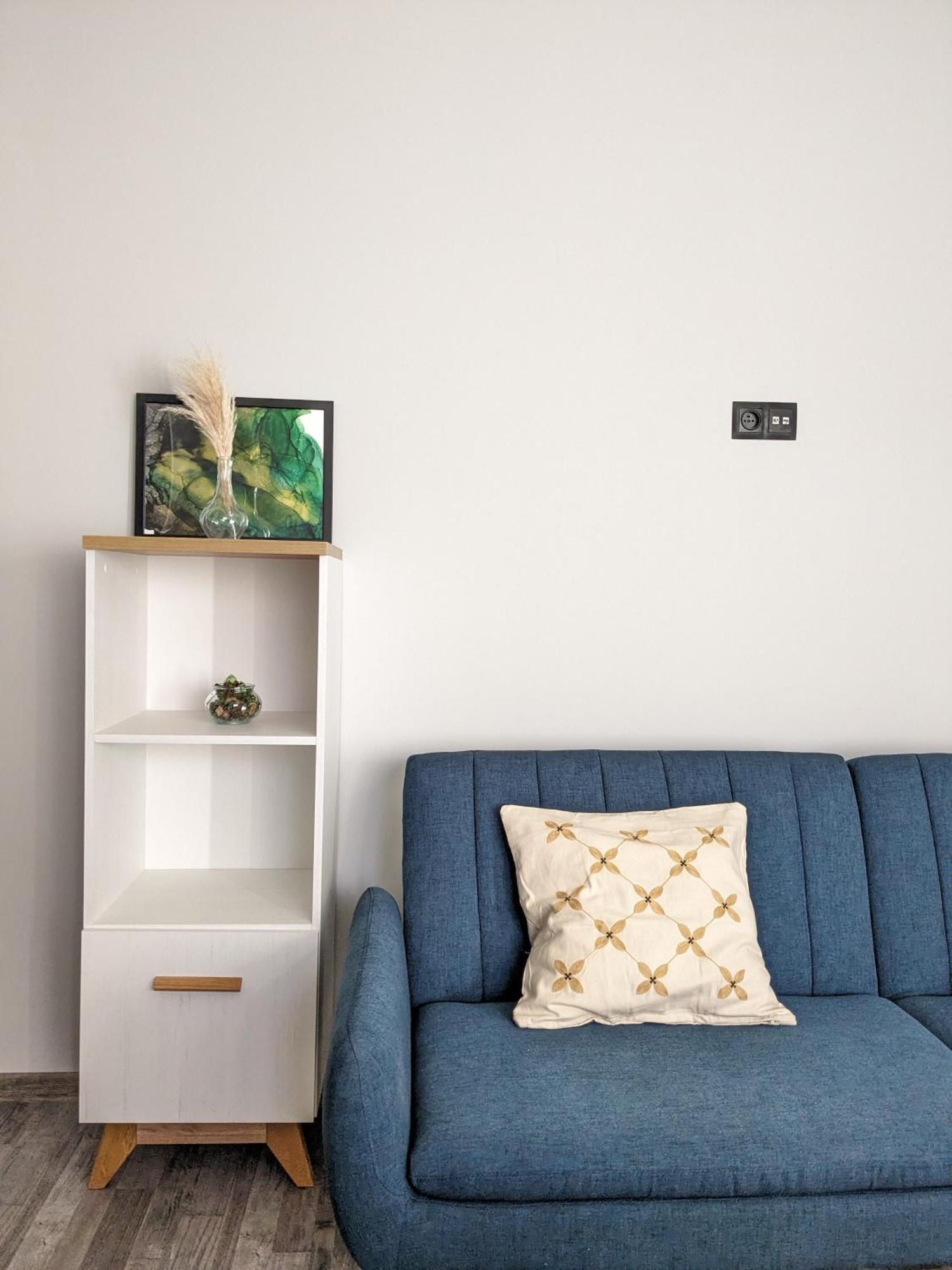 Apartment Center *