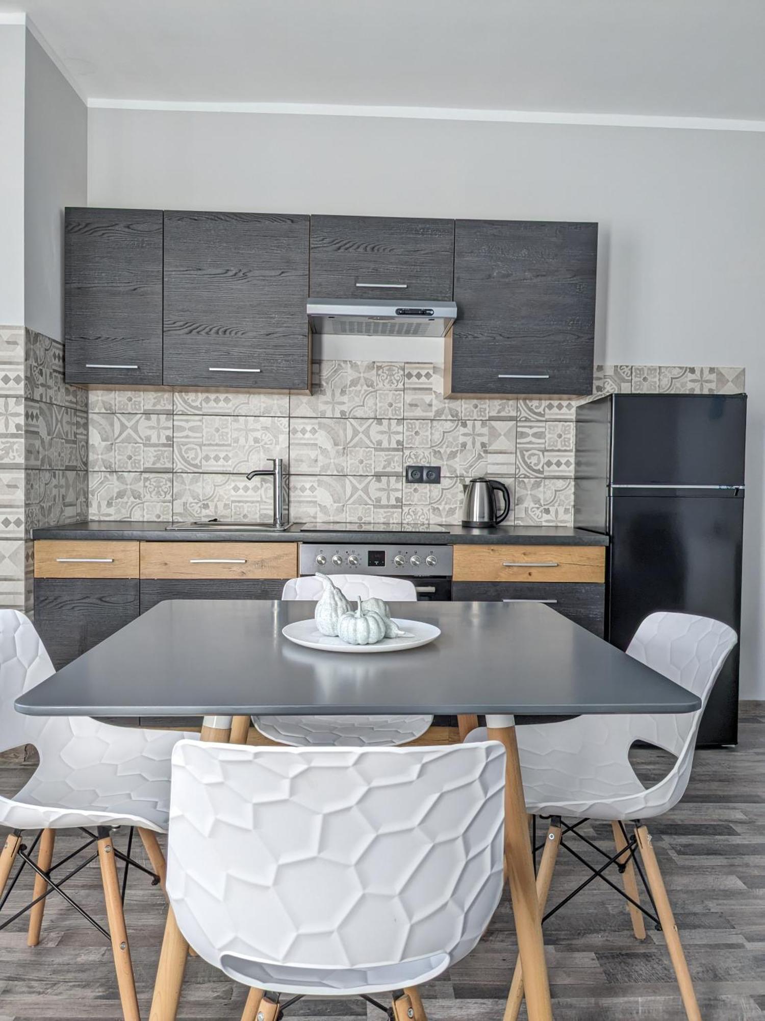 Center Apartment *