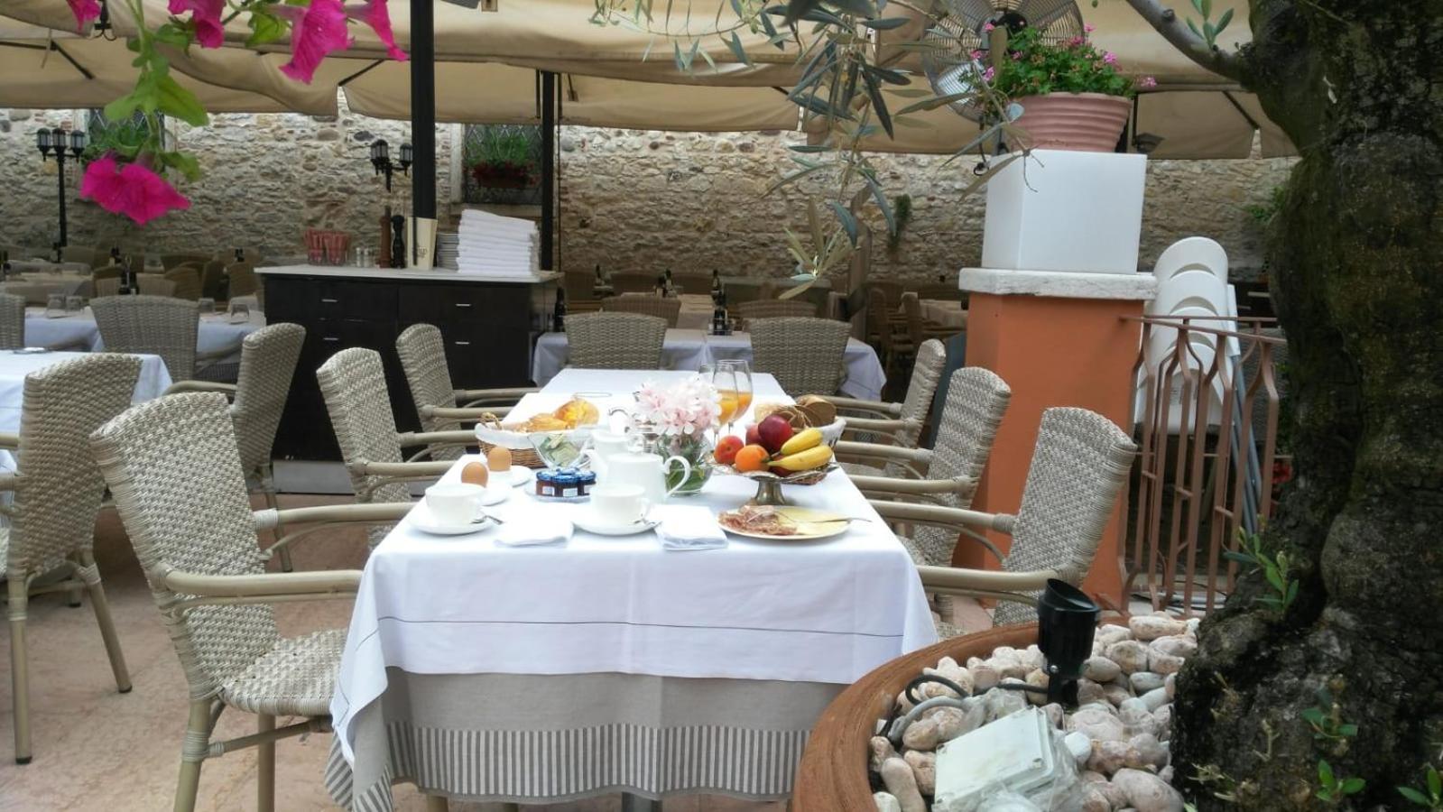 Corte San Luca Aparthotel Bardolino