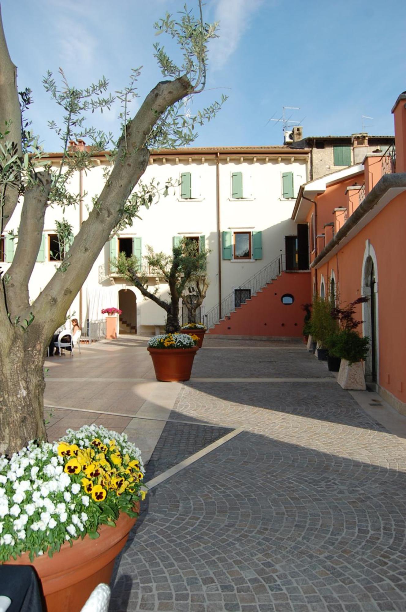 Corte San Luca Aparthotel Bardolino