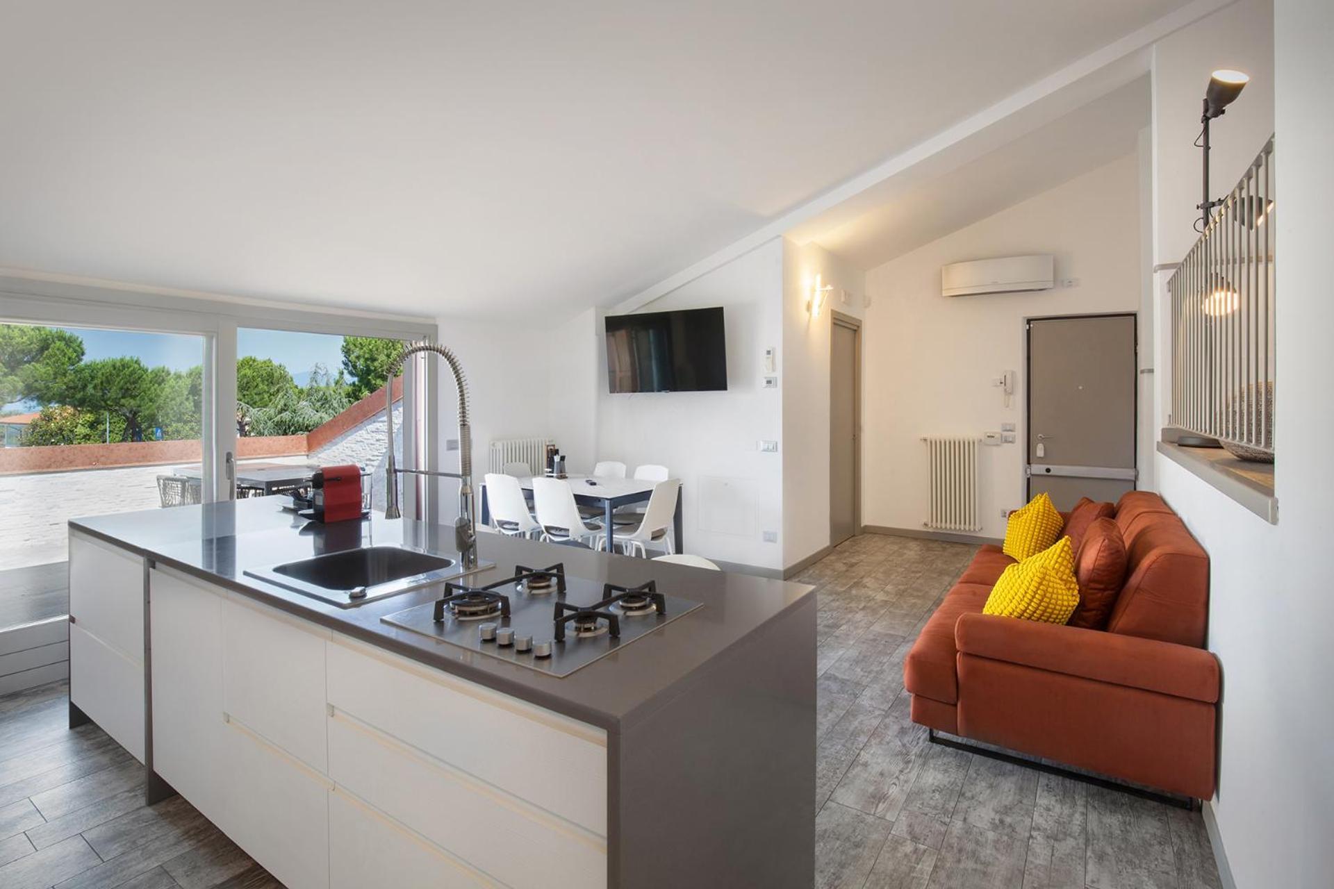 Luxury Penthouse/pool/50m To Apartament Bardolino