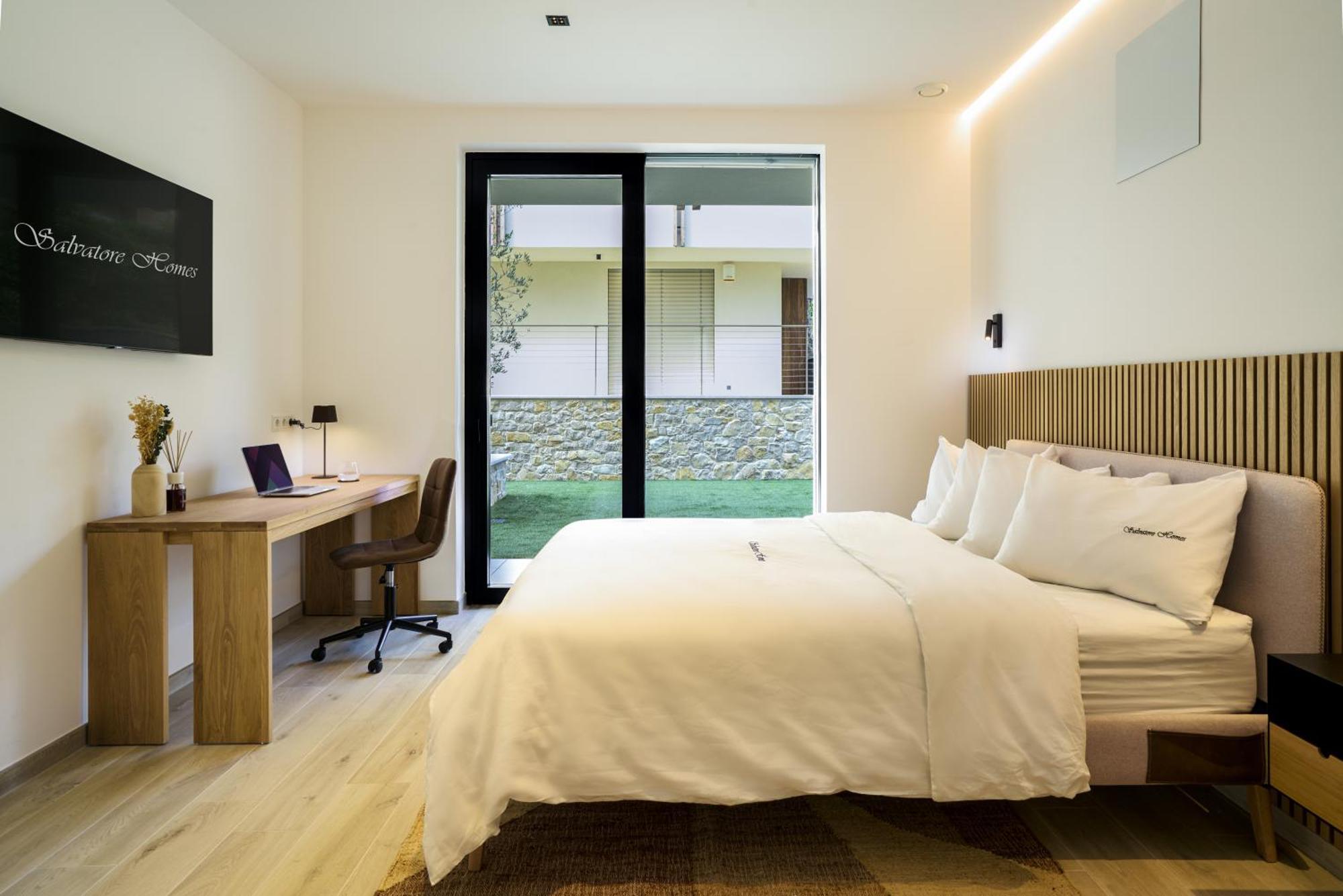 Salvatorehomes - Pure Luxury In The Centre Of With Pool & Private Garden - Casa Olivia - A 5 Star Luxury Collection At Garda Bardolino