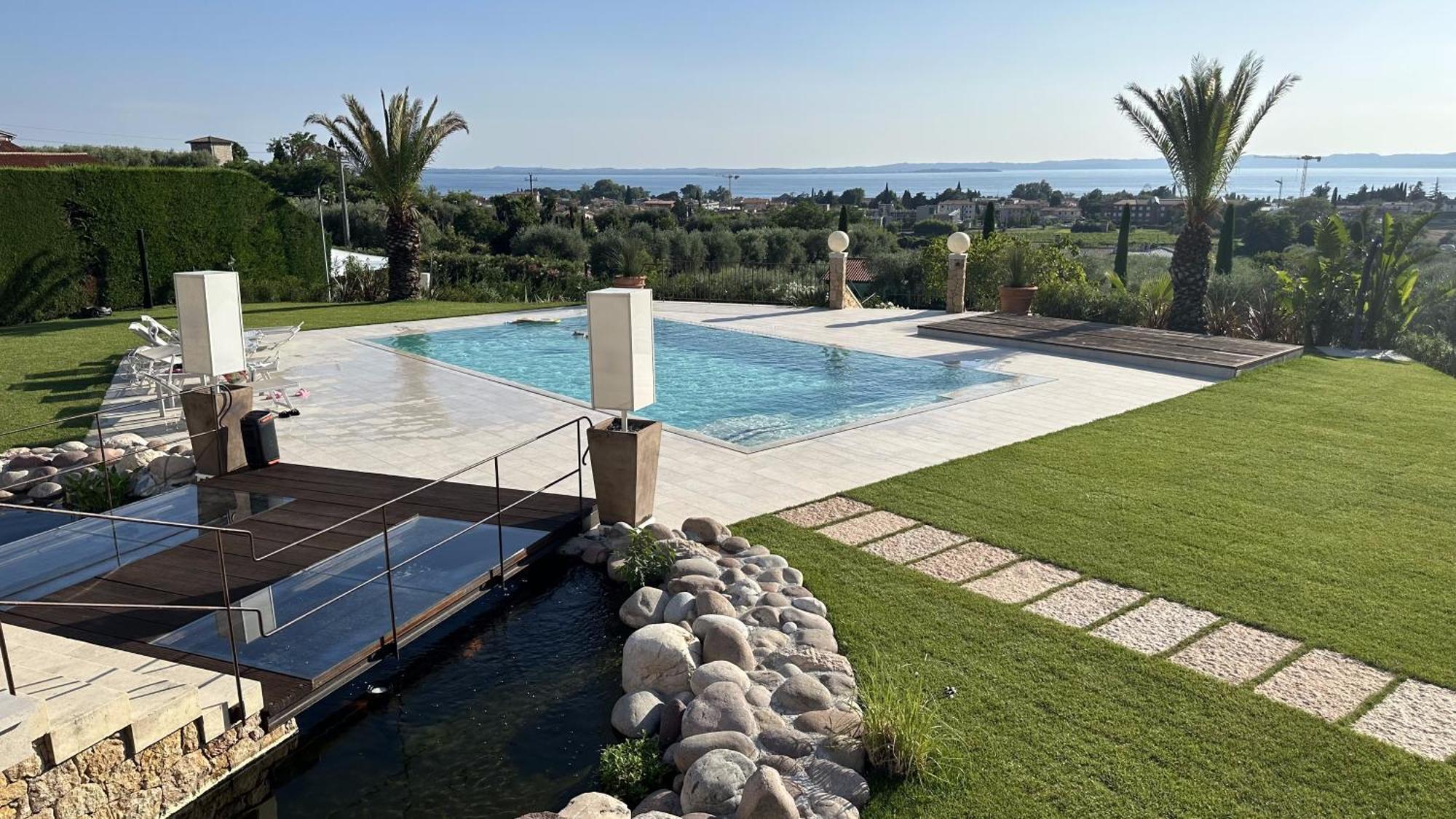 Apartment Valand Romantic Luxury On Lake Garda -
