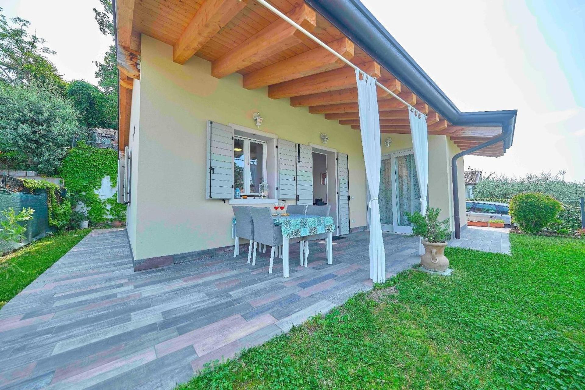 Schoenes Ferienhaus Villetta Batik *