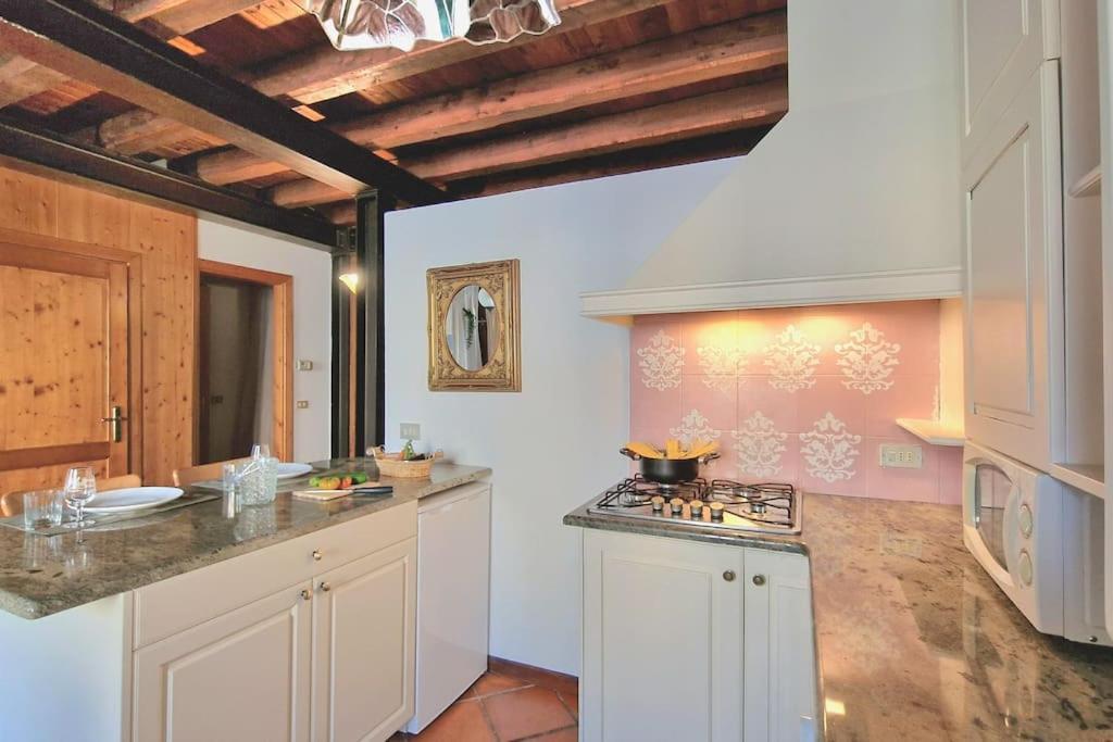 Ca' Dinora Apartment