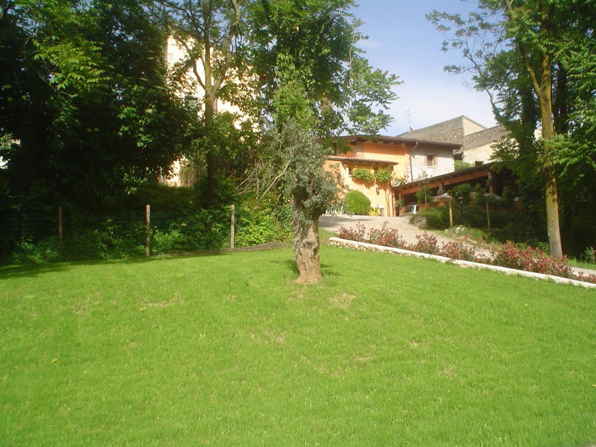 Farm stay Borgo Di Calmasino Bardolino
