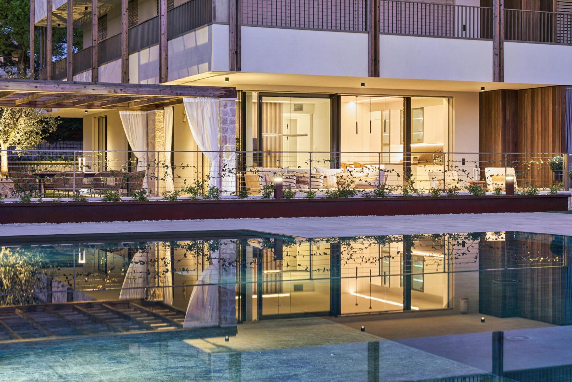 Apartament Salvatorehomes - Pure Luxury In The Centre Of With Pool & Private Garden - Casa Olivia - A 5 Star Luxury Collection At Garda Bardolino