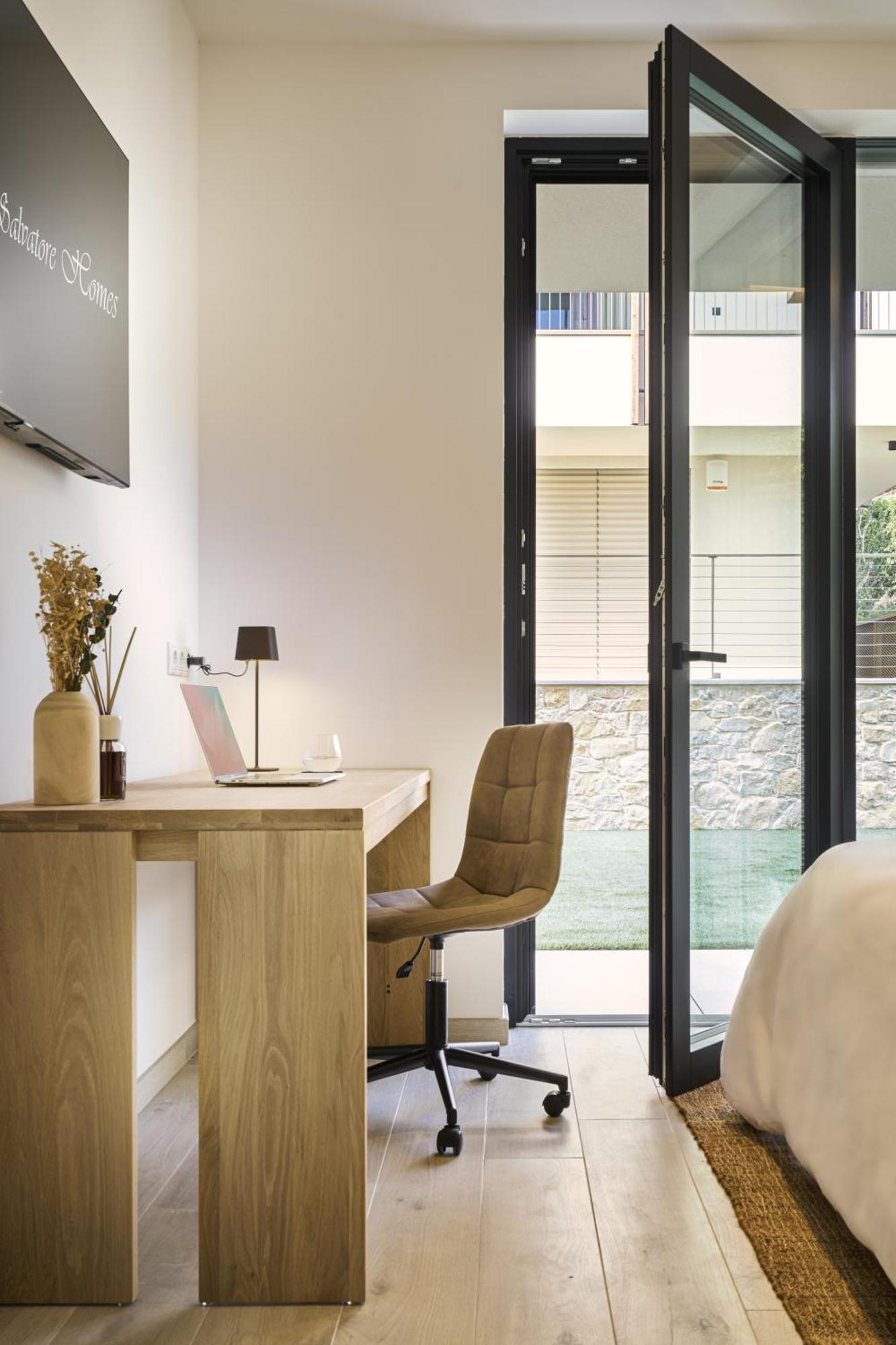 Apartament Salvatorehomes - Pure Luxury In The Centre Of With Pool & Private Garden - Casa Olivia - A 5 Star Luxury Collection At Garda Bardolino