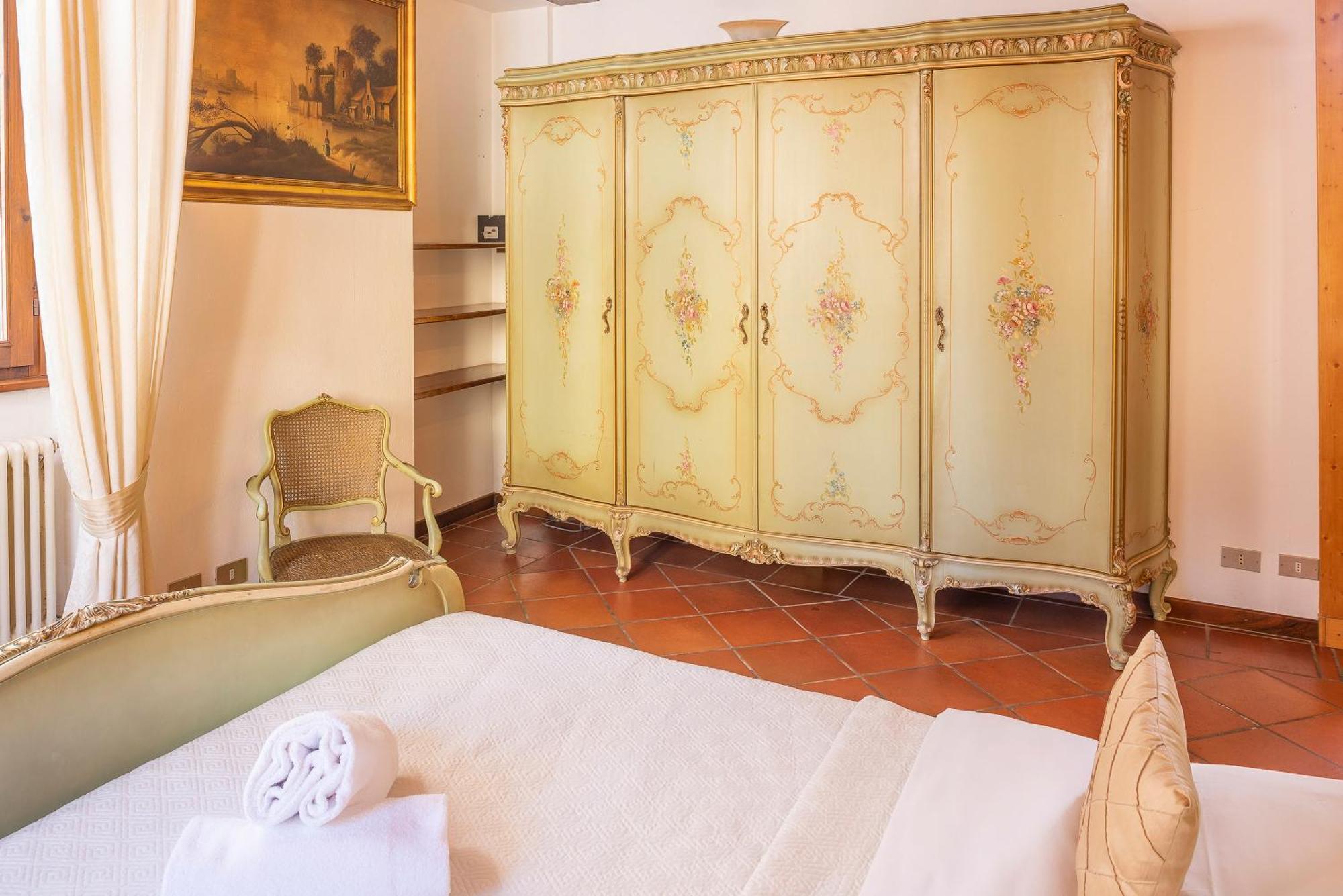 Ca' Dinora Apartment
