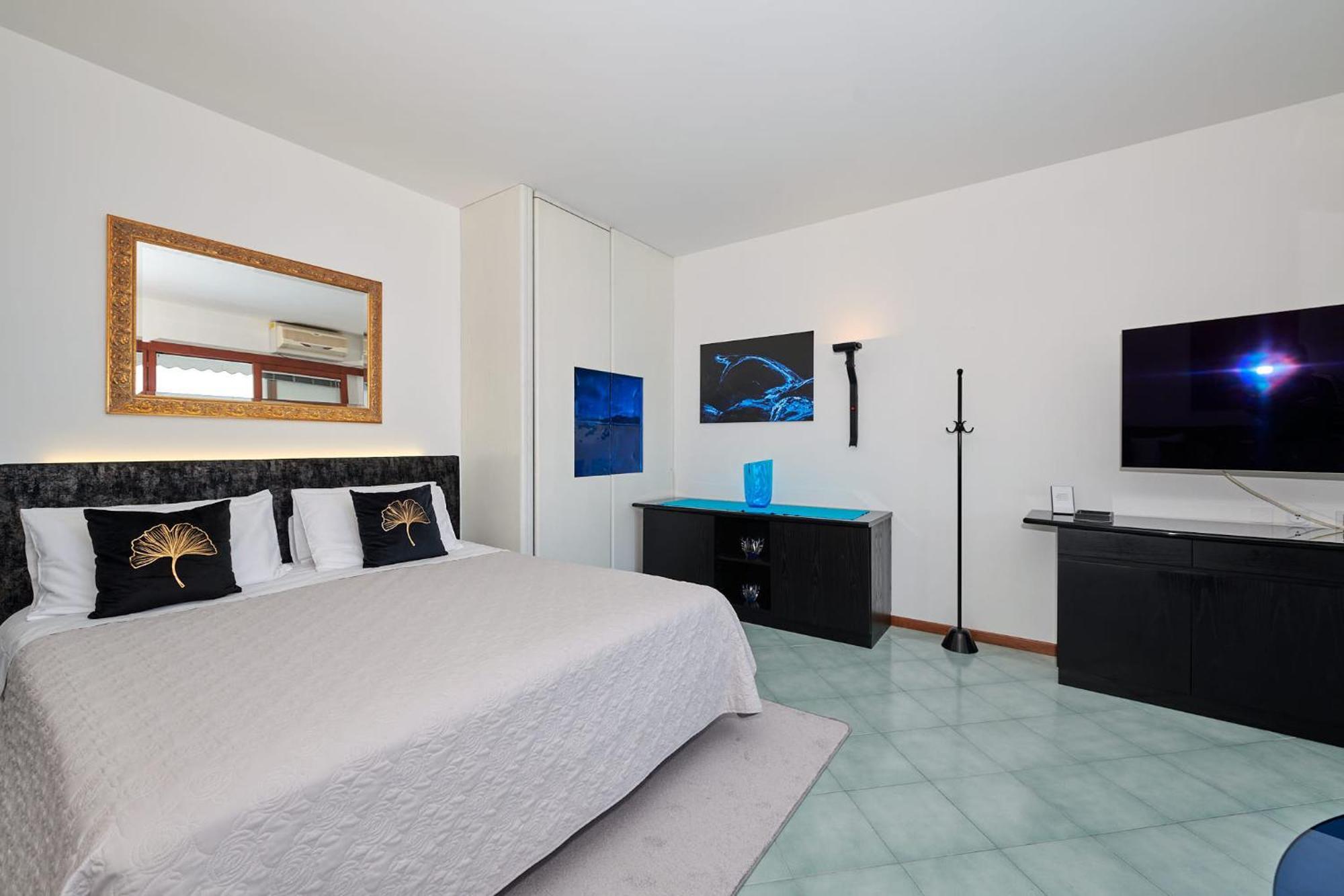 Rainer - Front Apartment