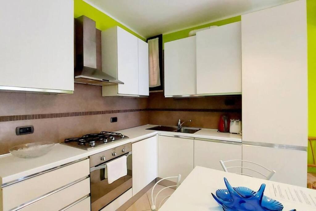 Apartment Colors Pool Bardolino