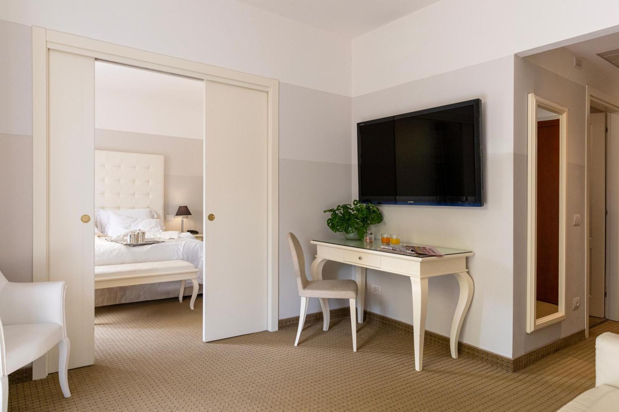 Hotel Palace San Pietro 4*