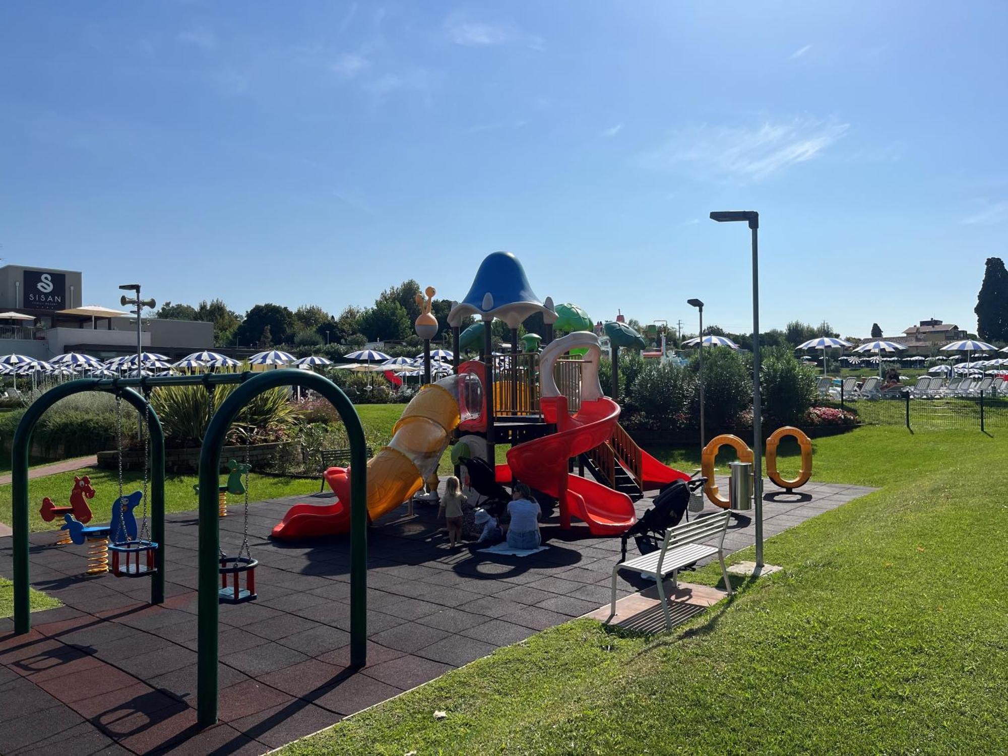 Complex Sisan Family Bardolino