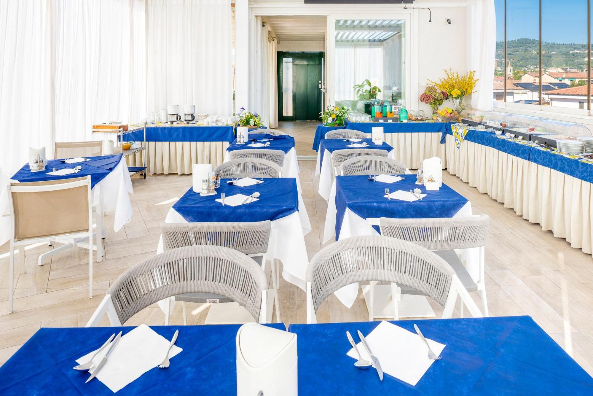 Aparthotel Blue -