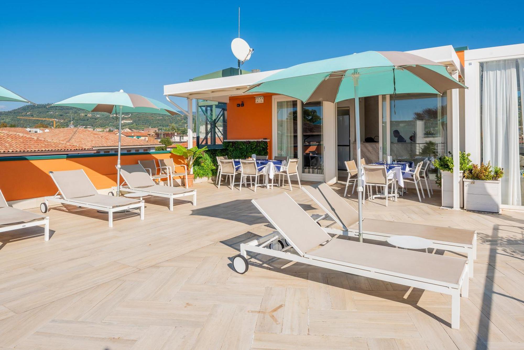 Blue - Aparthotel 3*