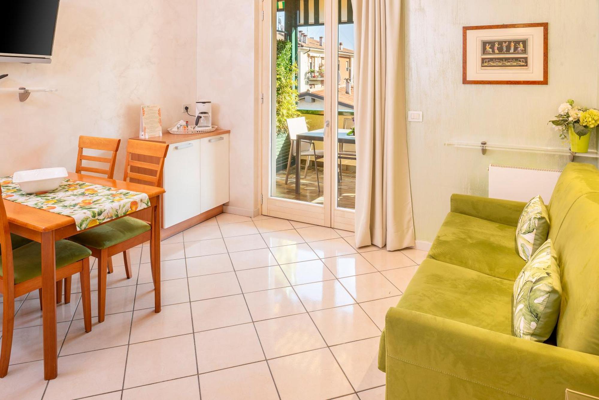 Blue - Aparthotel 3*