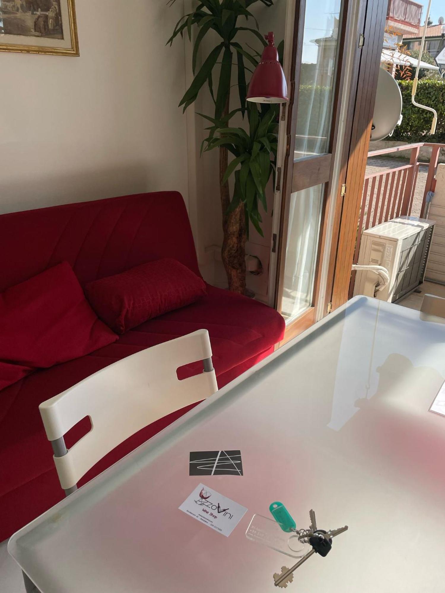 3v Ugo Whit Pool Apartment