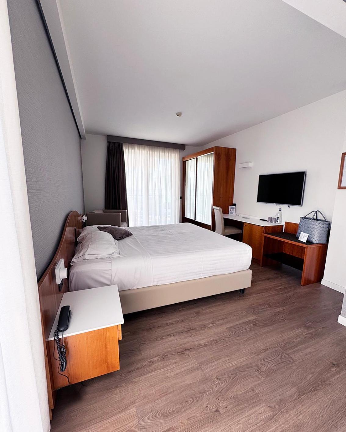 Hotel Letizia 3*