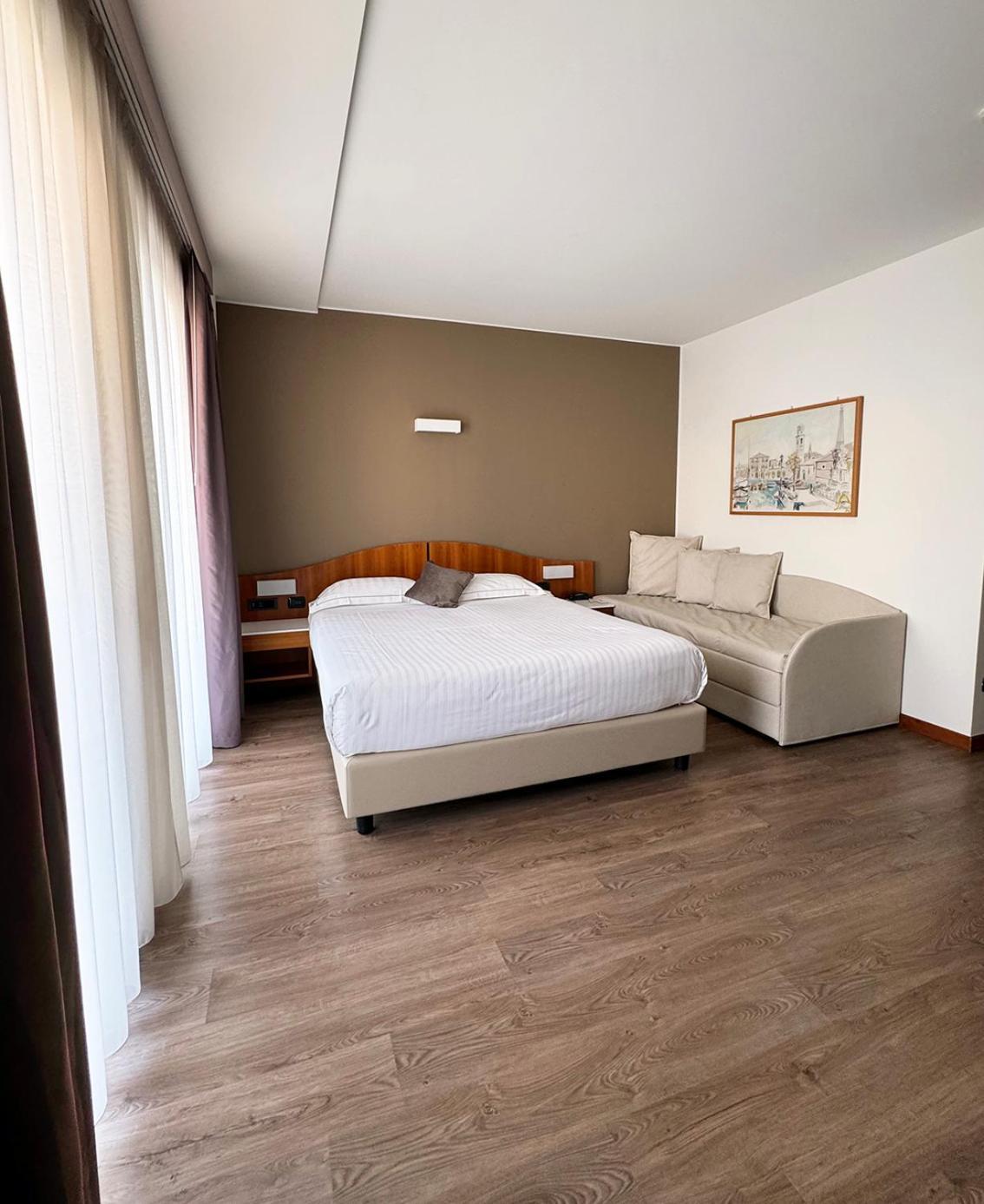 Hotel Letizia 3*