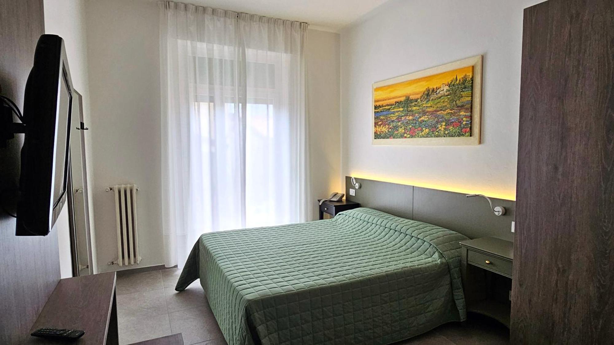 Marina Hotel