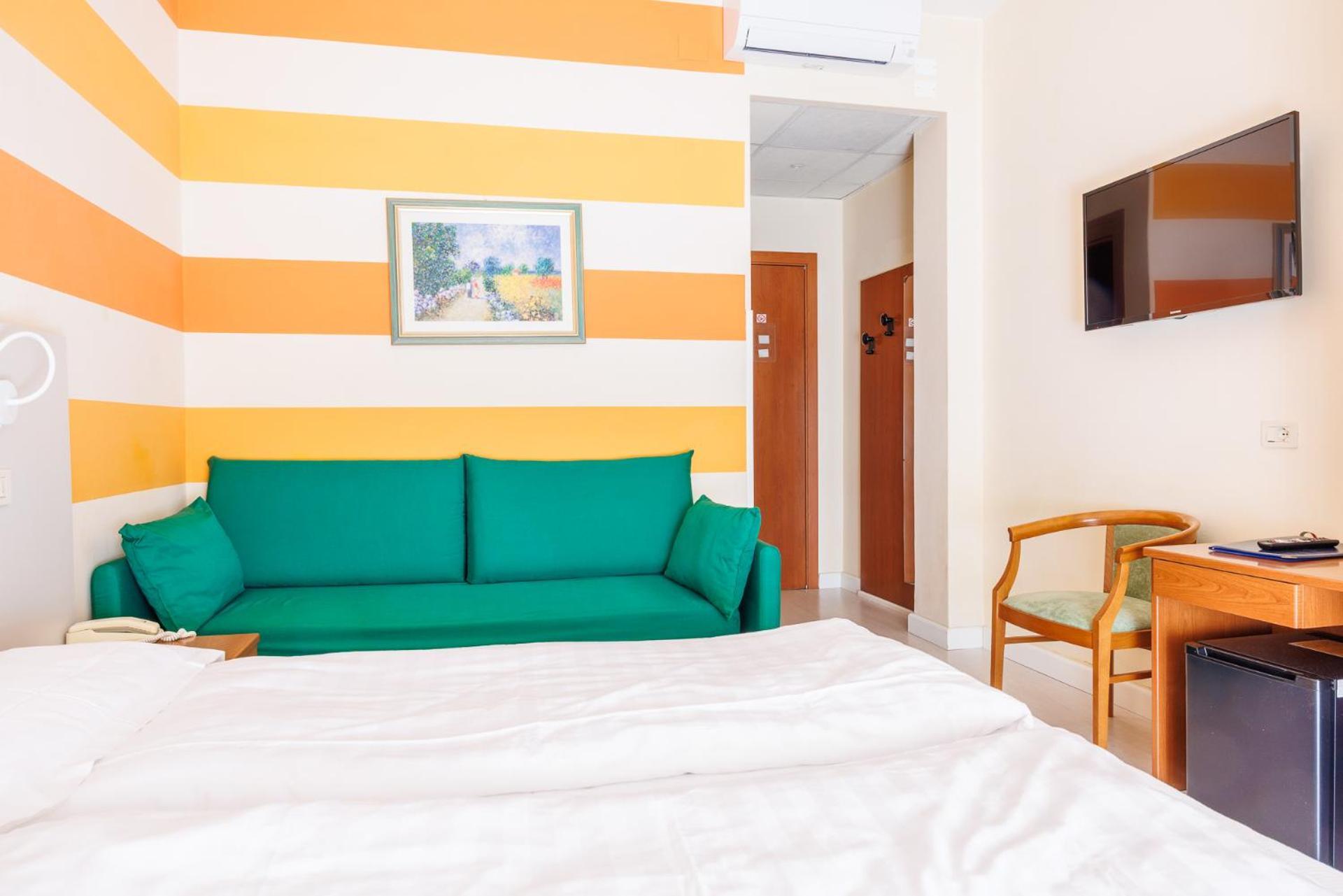 Paradiso Hotel 3*
