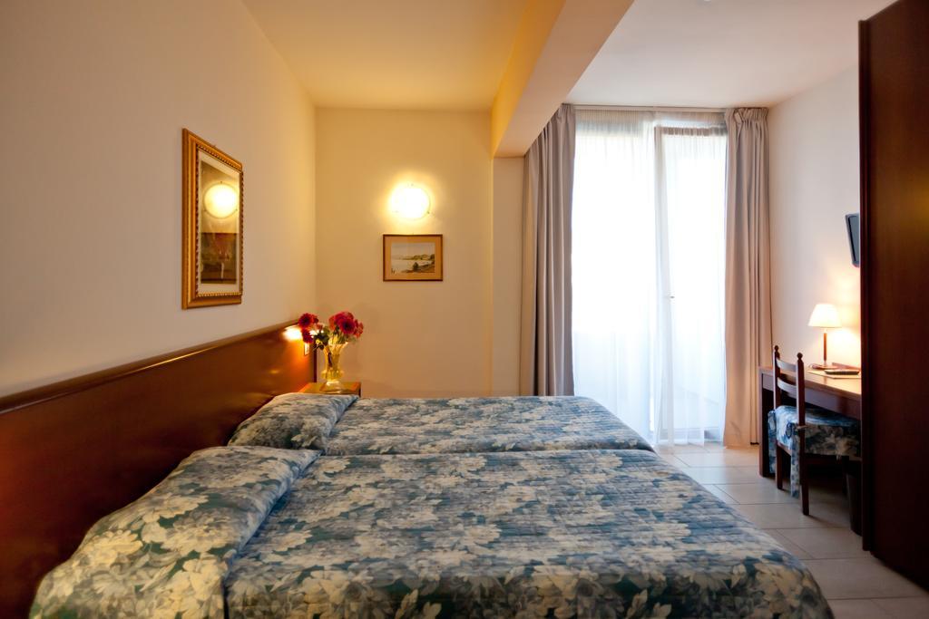 Idania Hotel