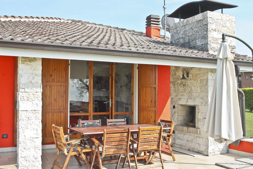 Lovely Elena - Garda *