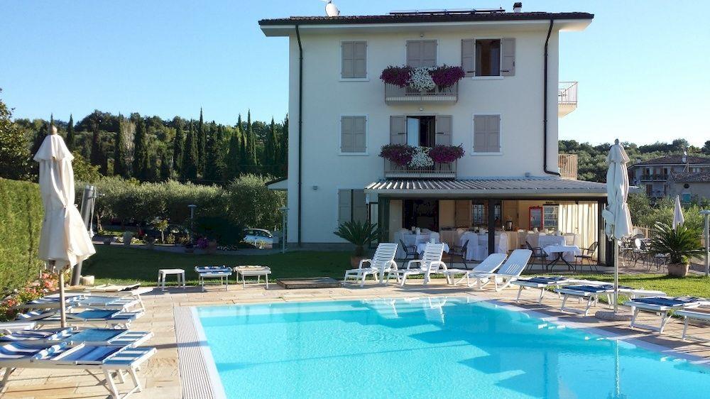 Valbella Hotel 2*