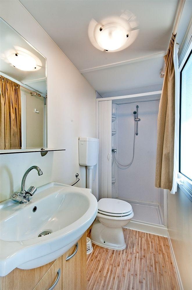 Campsite Happy Camp Mobile Homes In Cisano San Vito Bardolino