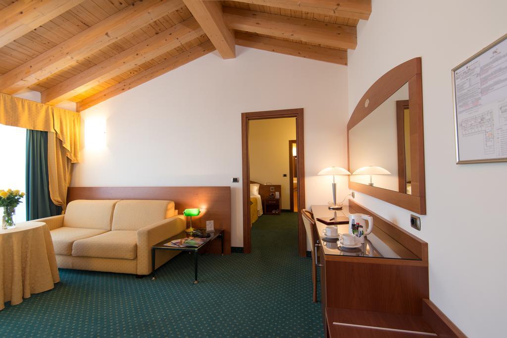 Capri Hotel Bardolino
