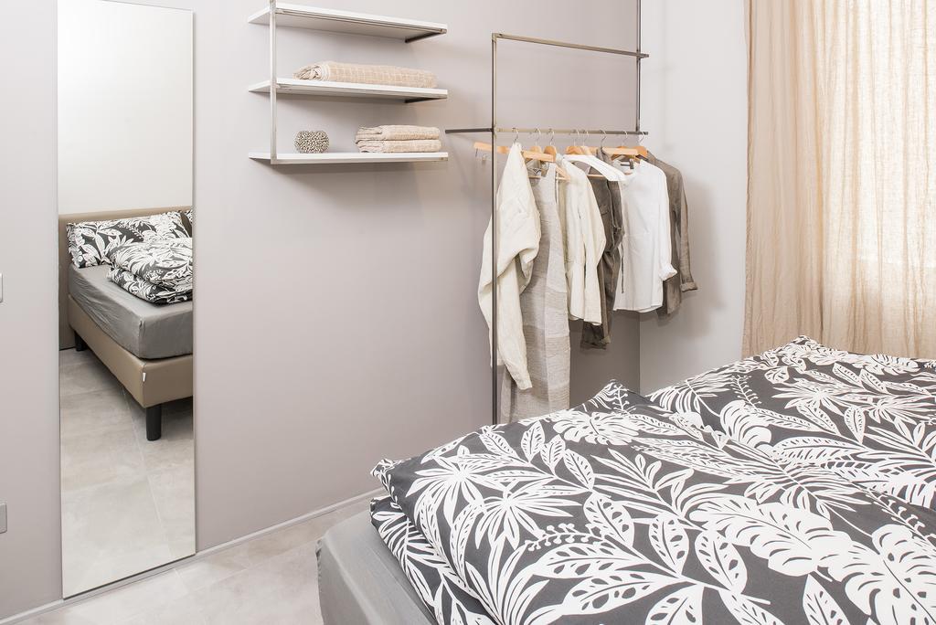 Flat Apartment *