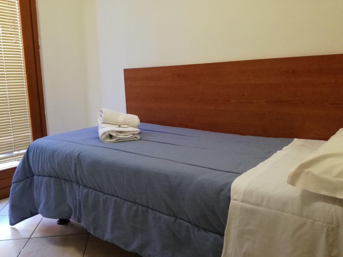 Tony In Apartament