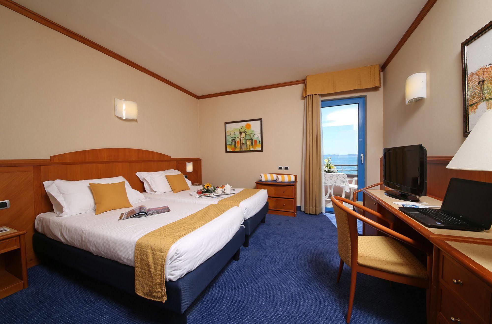 Sportsman Hotel 4*