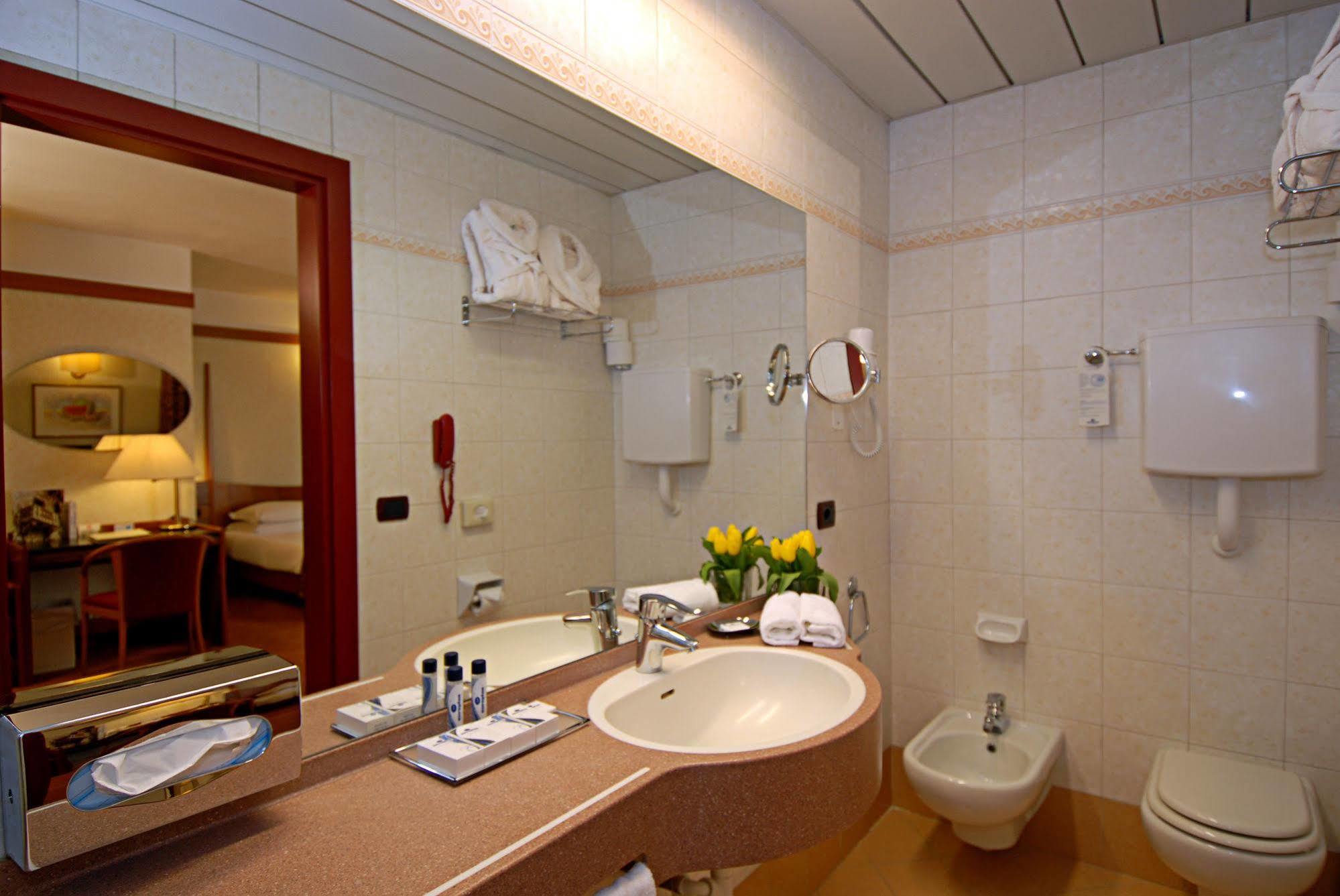 Du Et Bellevue 4*