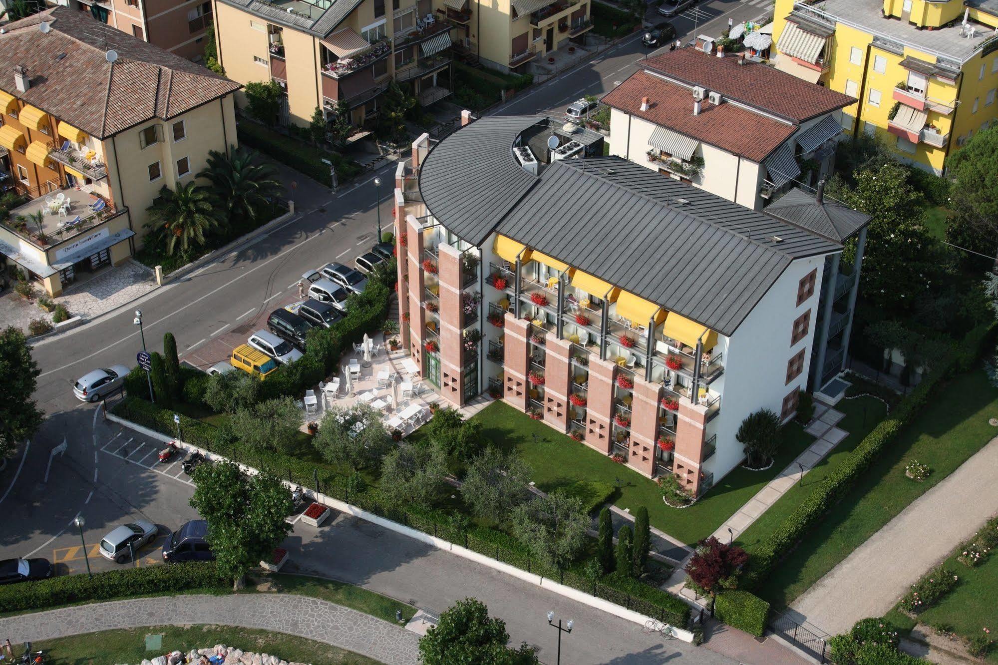 Du Et Bellevue 4*