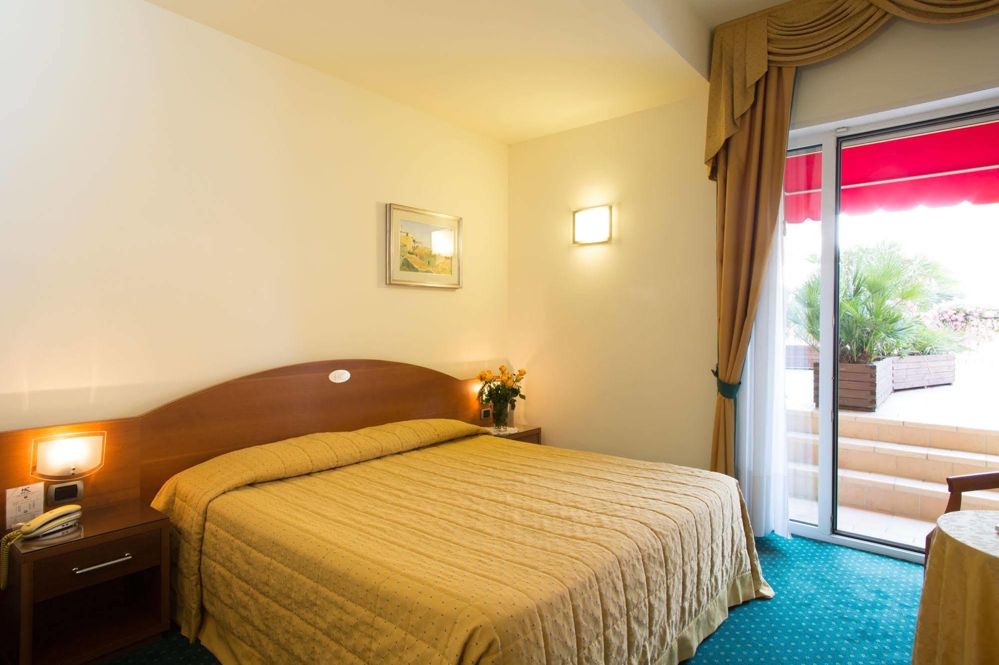 Capri Hotel 3*