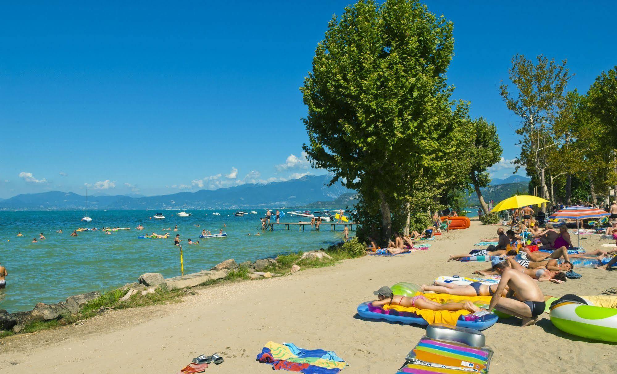 Campsite Happy Camp Mobile Homes In Cisano San Vito Bardolino