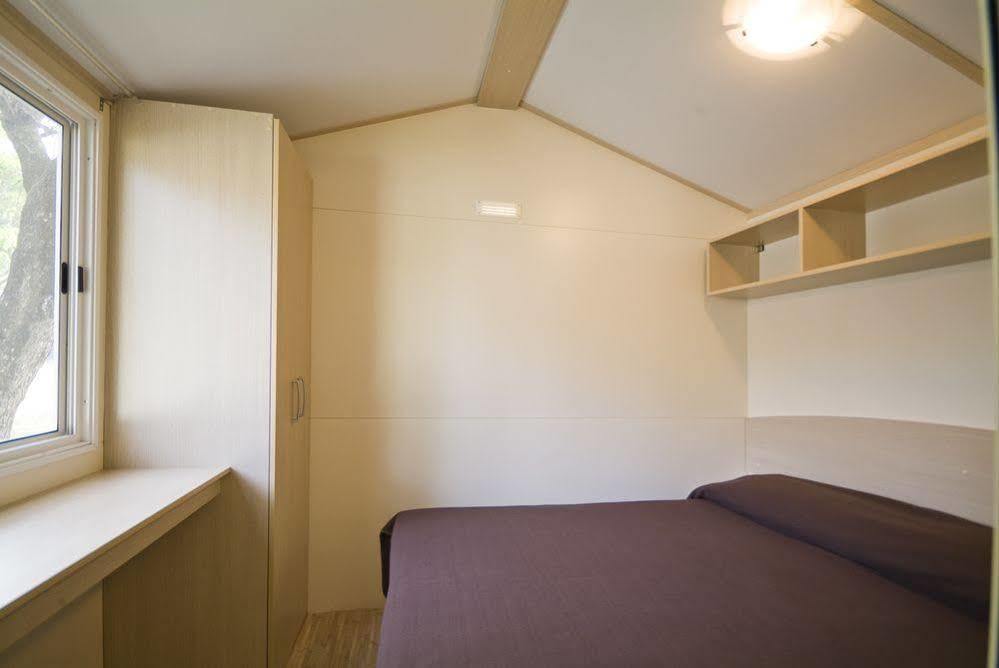 Campsite Happy Camp Mobile Homes In Cisano San Vito Bardolino
